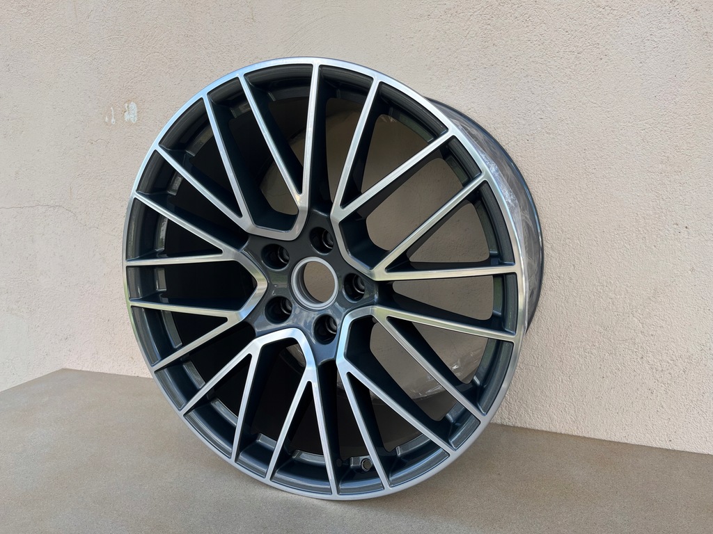 llanta porsche cayenne coupe trasera  9y3