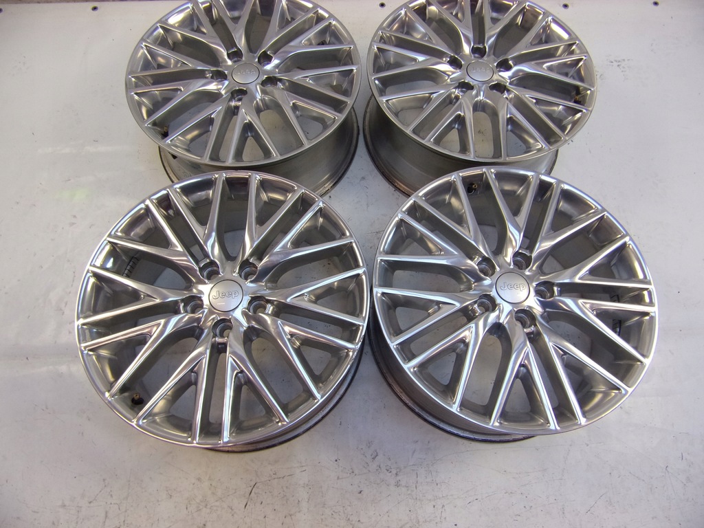 jeep grand cherokee wk2 llantas de aluminio  20x8