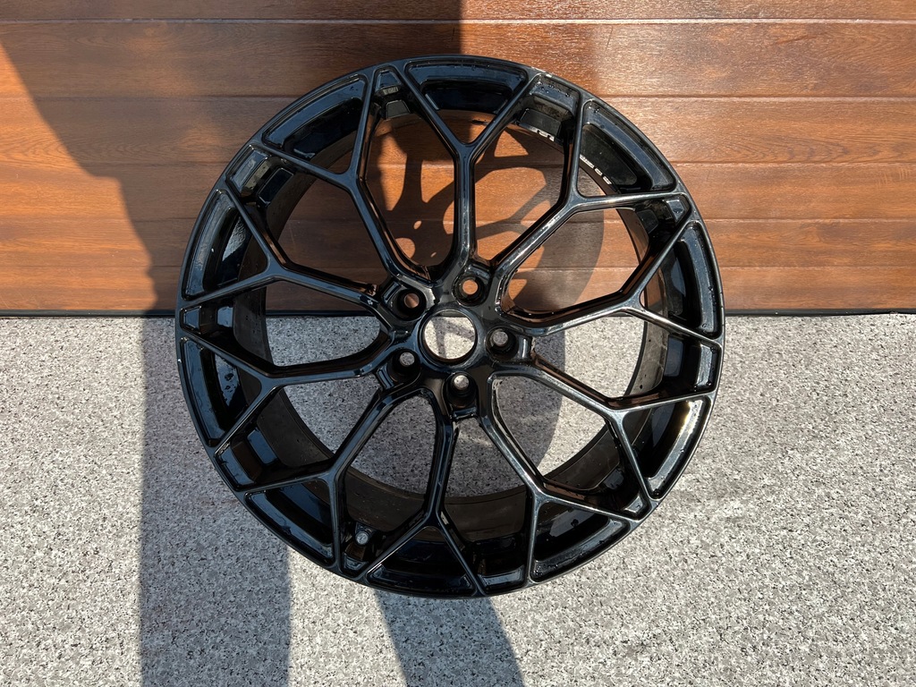 llanta lamborghini huracan 4t0 9jx20 original