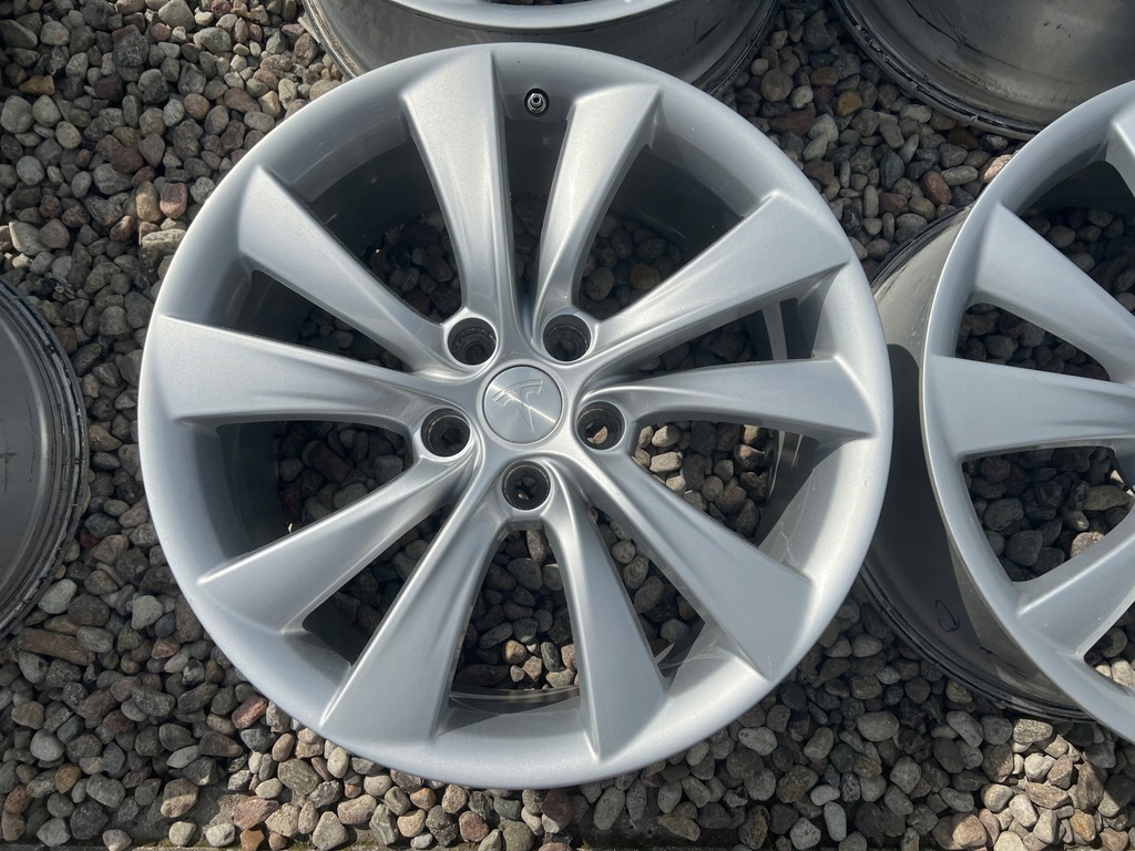 llantas  llanta de aluminio tesla x 19'' 5x120 et35 original tpms