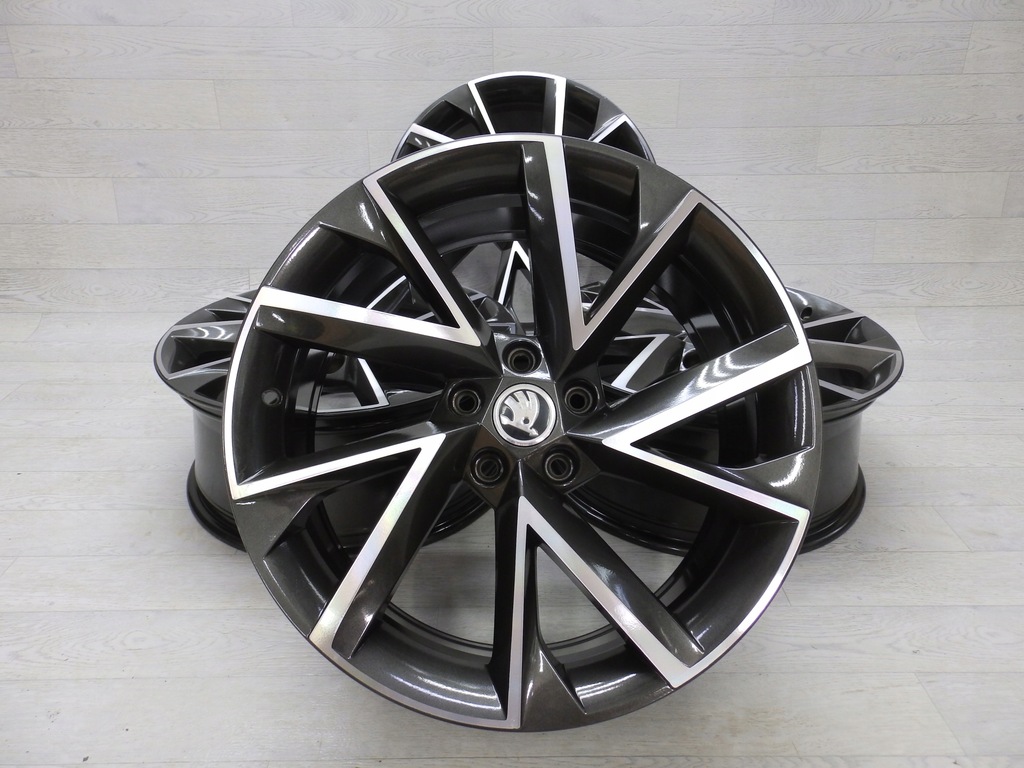 llantas skoda superb rs 3v0 8jx19h2 et44 5x112