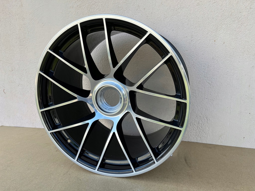 llanta trasera 11,5 porsche carrera 911 991 idealna