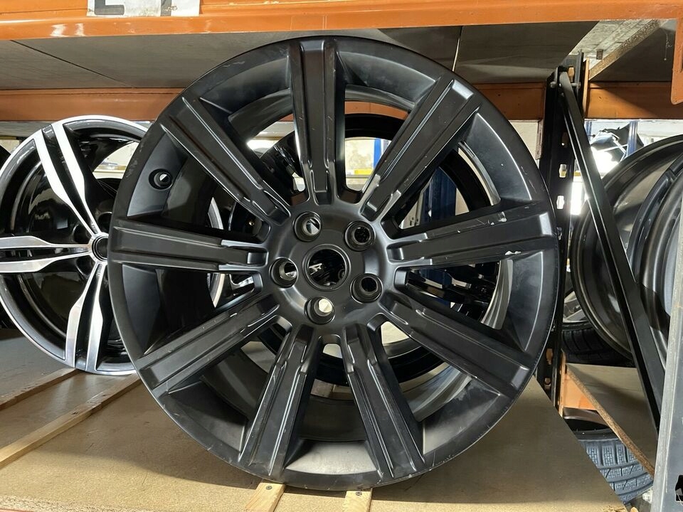 range rover sport llanta 21  pulgadas gk6m1007aa