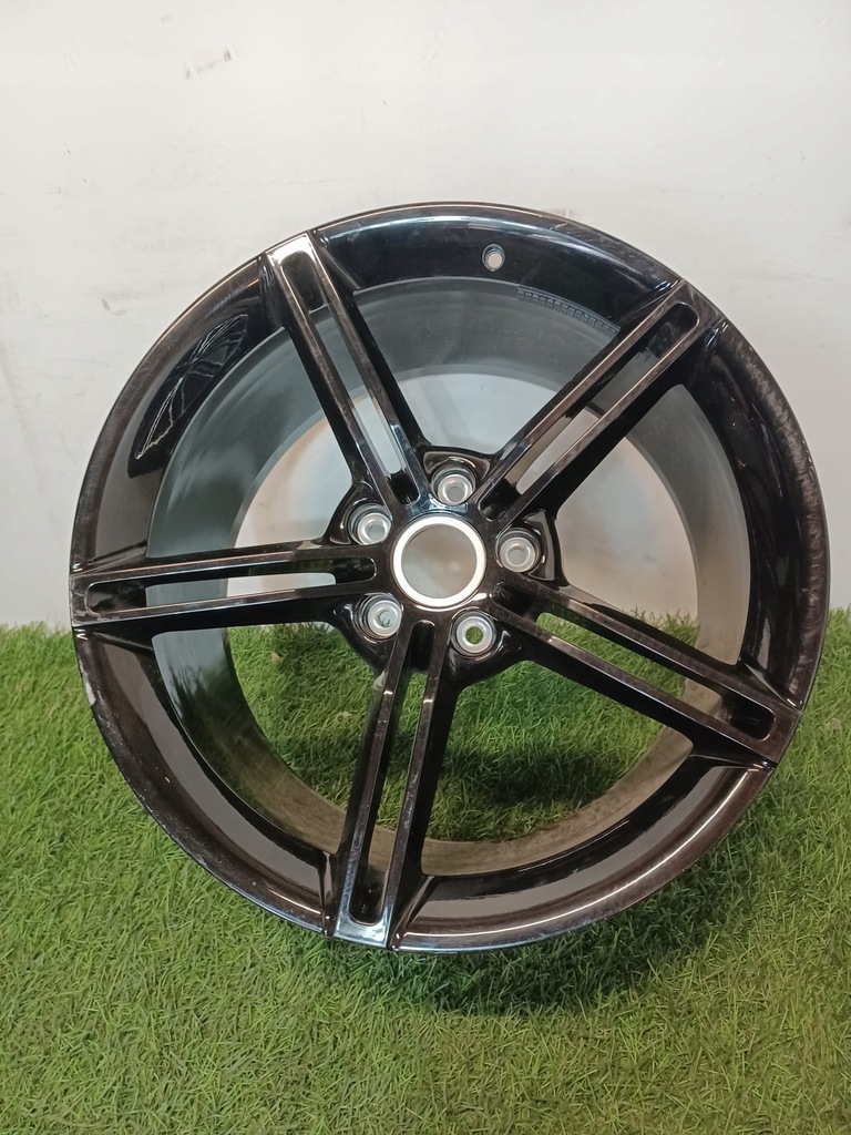 llanta porsche taycan 9j1 11,5jx21 et66