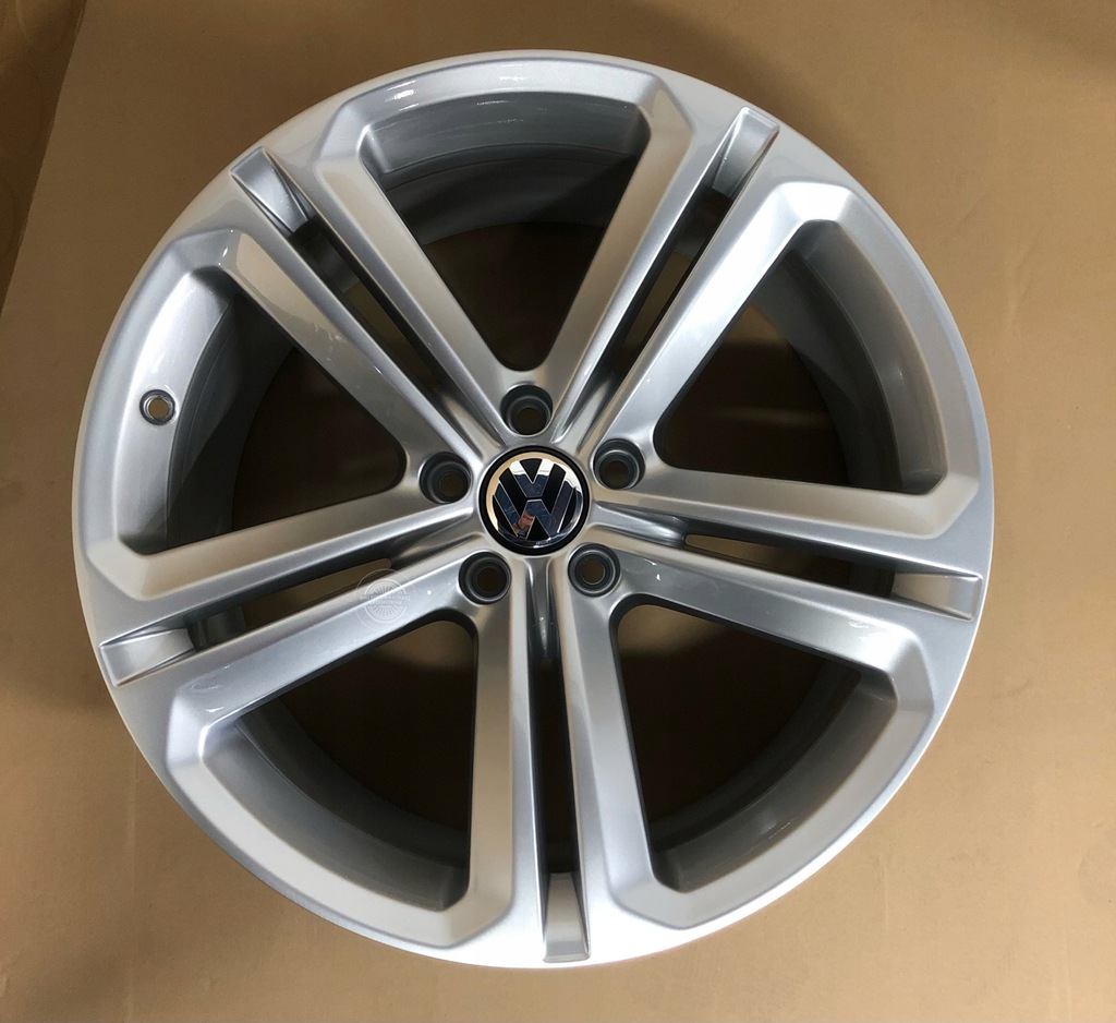 llantas vw tiguan 9jx19'' et33 5n0601025t oe