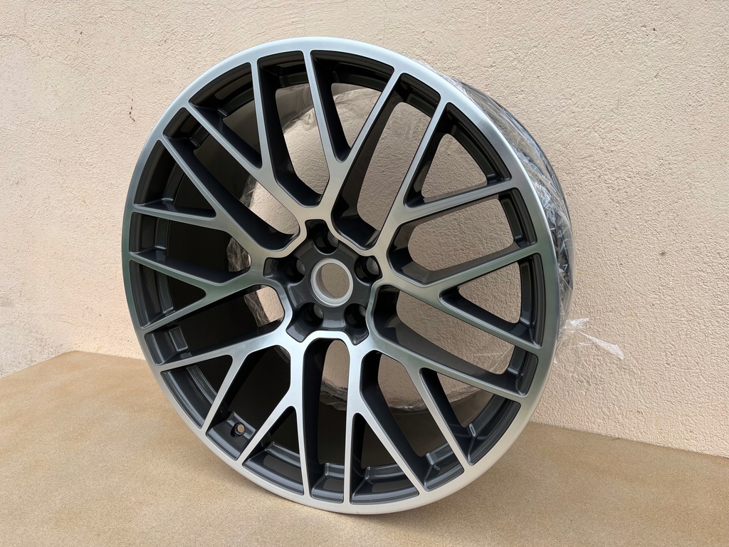 llanta trasera porsche macan 95b 10j r 21 idealna!!!