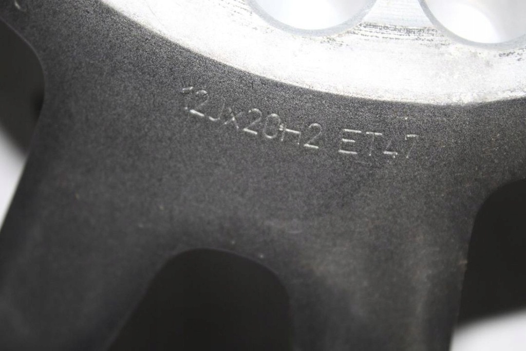 1 llanta de aluminio porsche 20 12 et47