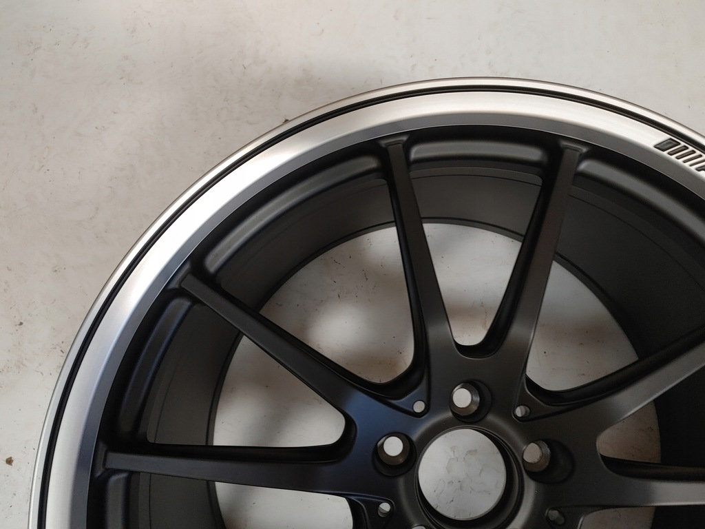 llanta mercedes amg gt a190 12x20et52 5x112 f66