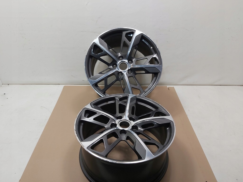 llanta de aluminio delaentera porsche taycan 9j1 21'' 9,5
