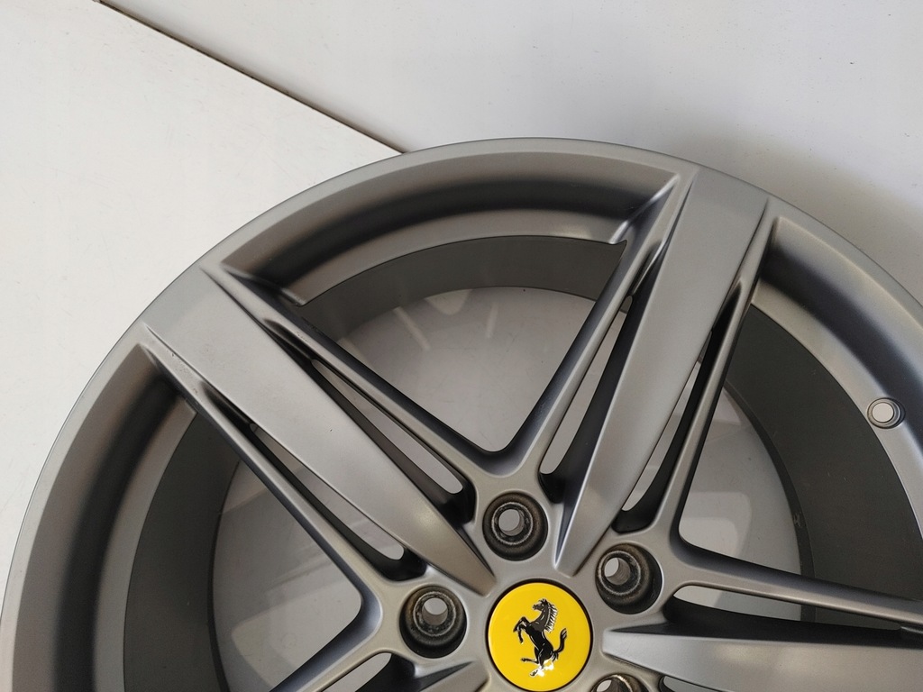 llanta  llanta de aluminio ferrari berlinetta 9,5x20et48,4 5x114,3