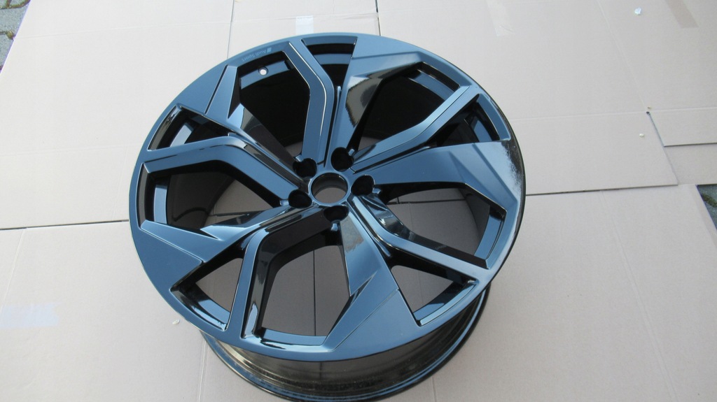 llanta audi 4m8 q8, sq8 10,5 x 23 et18