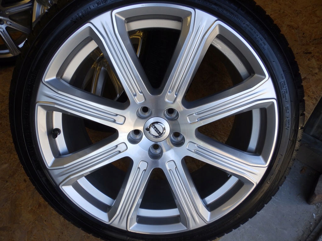 llantas volvo dot-e8.5jx20 h2 et47.5 5x108 b. 