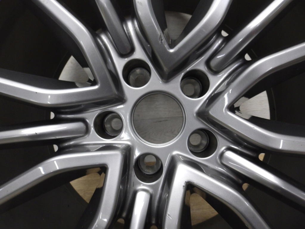llanta maserati levante 10.5jx202 et53 5x114.3