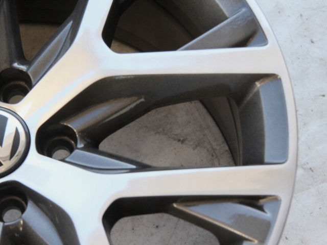 original vw passat 18  pulgadas 3aa601025s vw18.37
