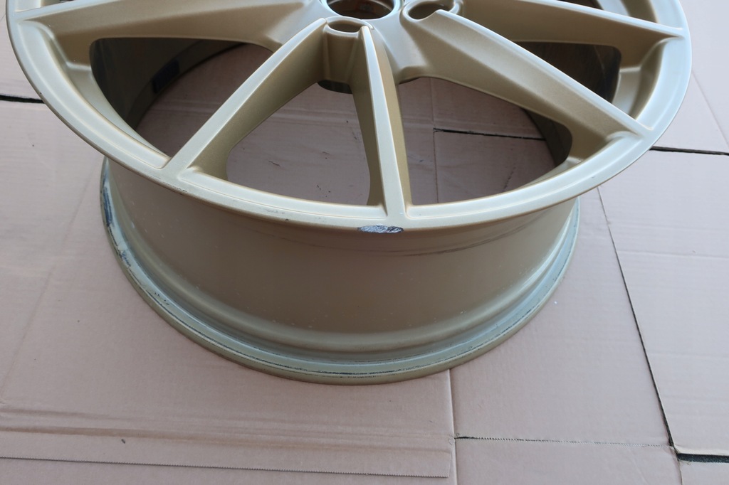 llanta 8,5x20 et53 porsche 992