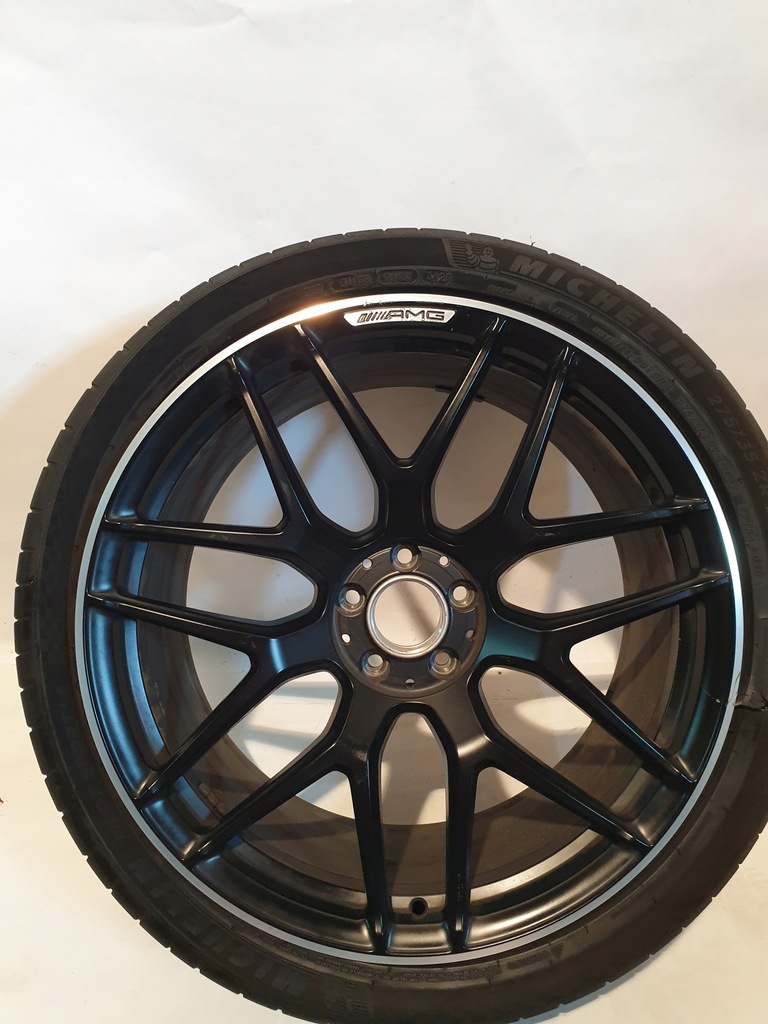 llanta mercedes gt amg 4doors a2904010800