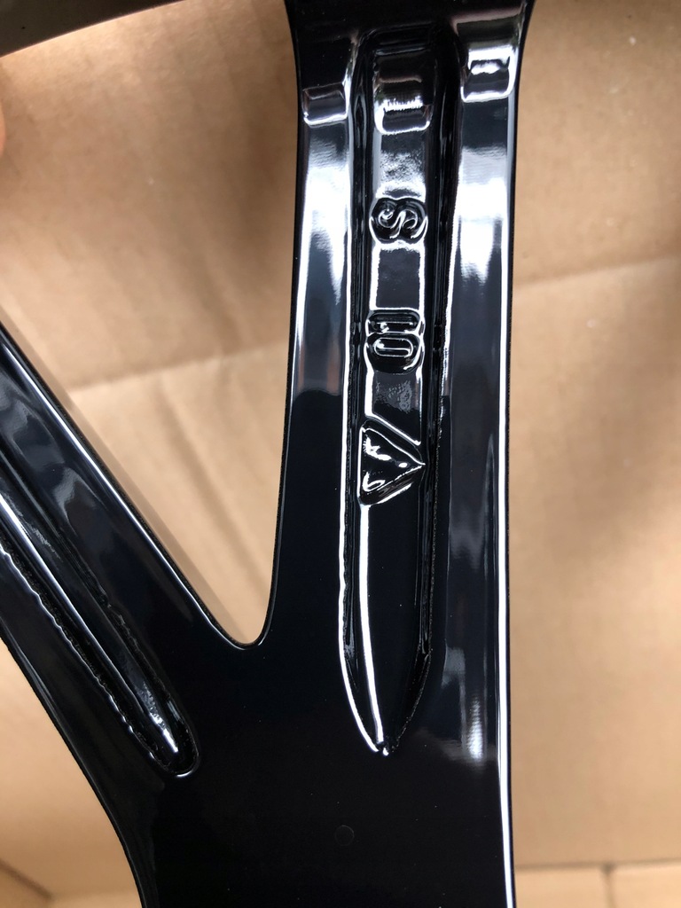 llanta delaentera porsche panamera 971 idealna