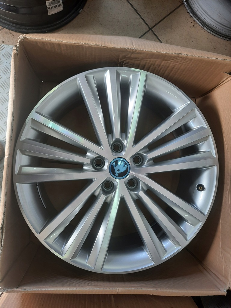 skoda 565601025b 19 x 7j et43 5x112 original lakie