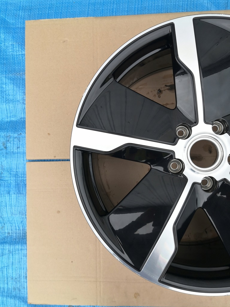 llanta porsche taycan turbo s 9j1 21'' 9.5jx21 et60
