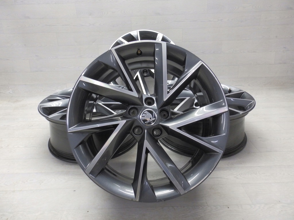 llantas skoda superb iii 3v0 8jx19h2 et44 5x114.3