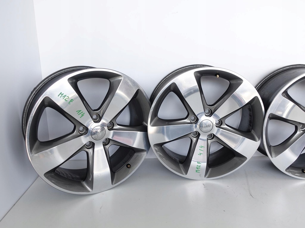 jeep grand cherokee wk2 llantas 8x20 et56,4 5x127