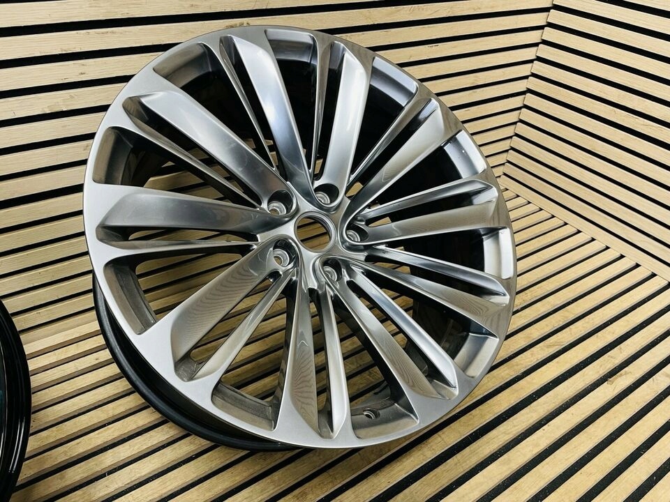 bentley bentayga llanta 22 cale