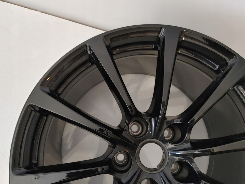 llanta aston martin vanquissh 11,5x20et50