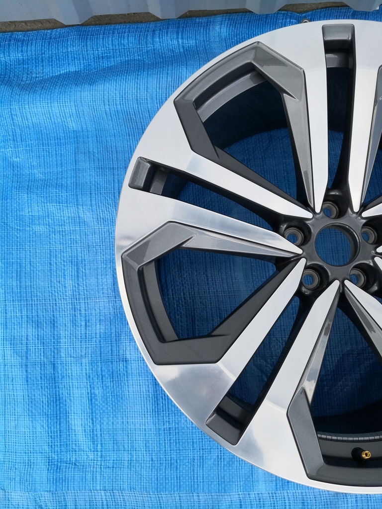 llanta audi q8 sq8 q7 4m 4m8 s line 22'' 10j et-21