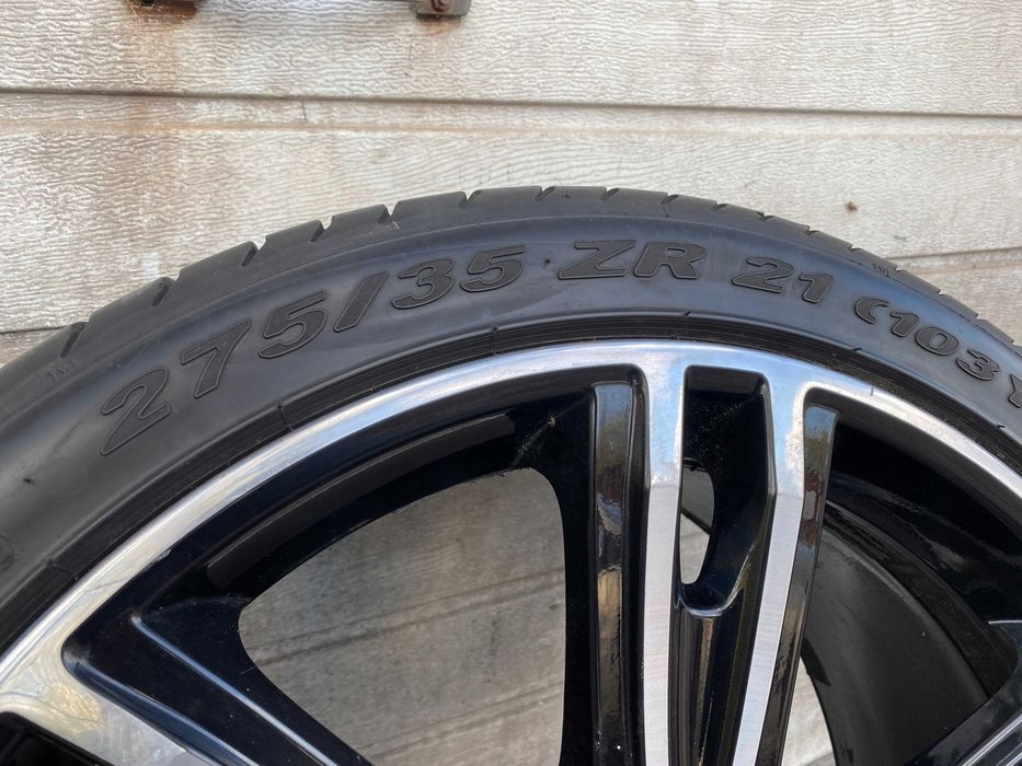rueda bentley 21 + pierelli pzero verano 275/35/21