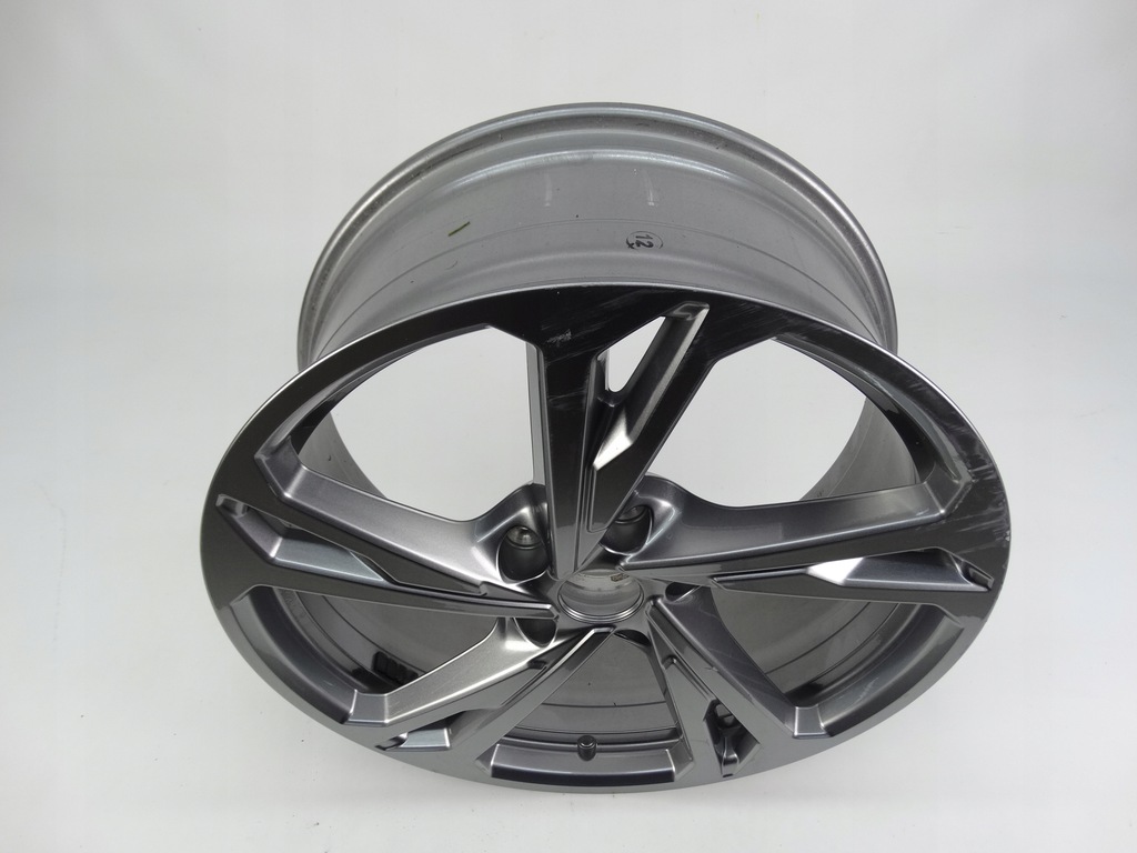 audi rs e-tron gt 20  pulgadas delaentera 4j3601025an