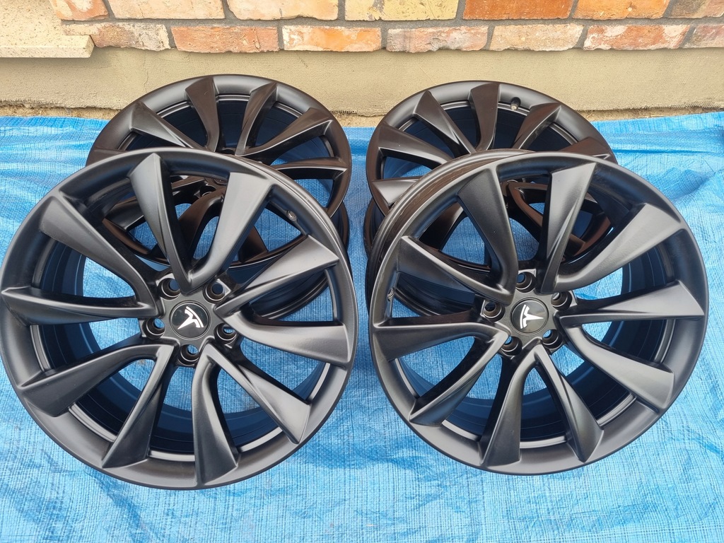 llantas tesla 3 19 5x114,3 negro mate performance