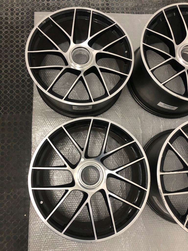 porsche 911 991 gts llanta lote 20  pulgadas