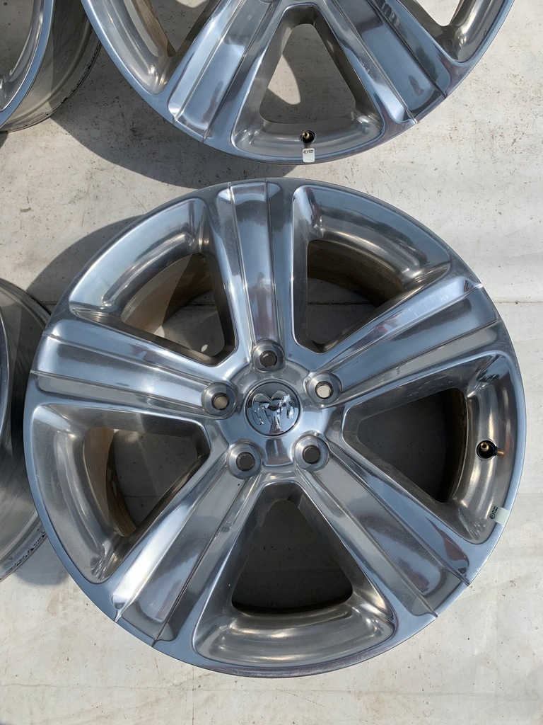 llantas dodge ram 1500 9jx20 et19,05 5x139,7