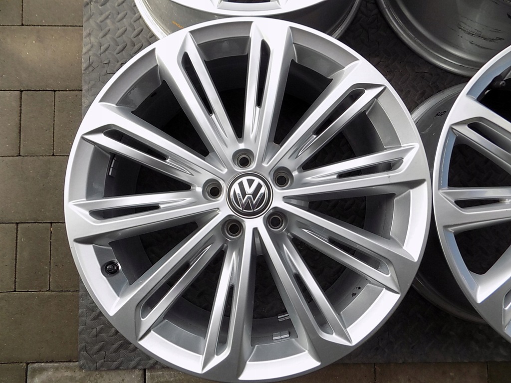 llantas 19 vw -5x112 passat -3g0