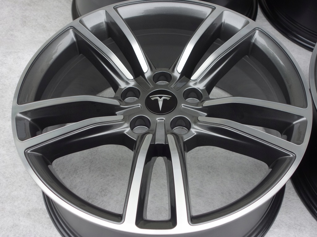 llantas tesla s lift 19'' 8x19 et 40
