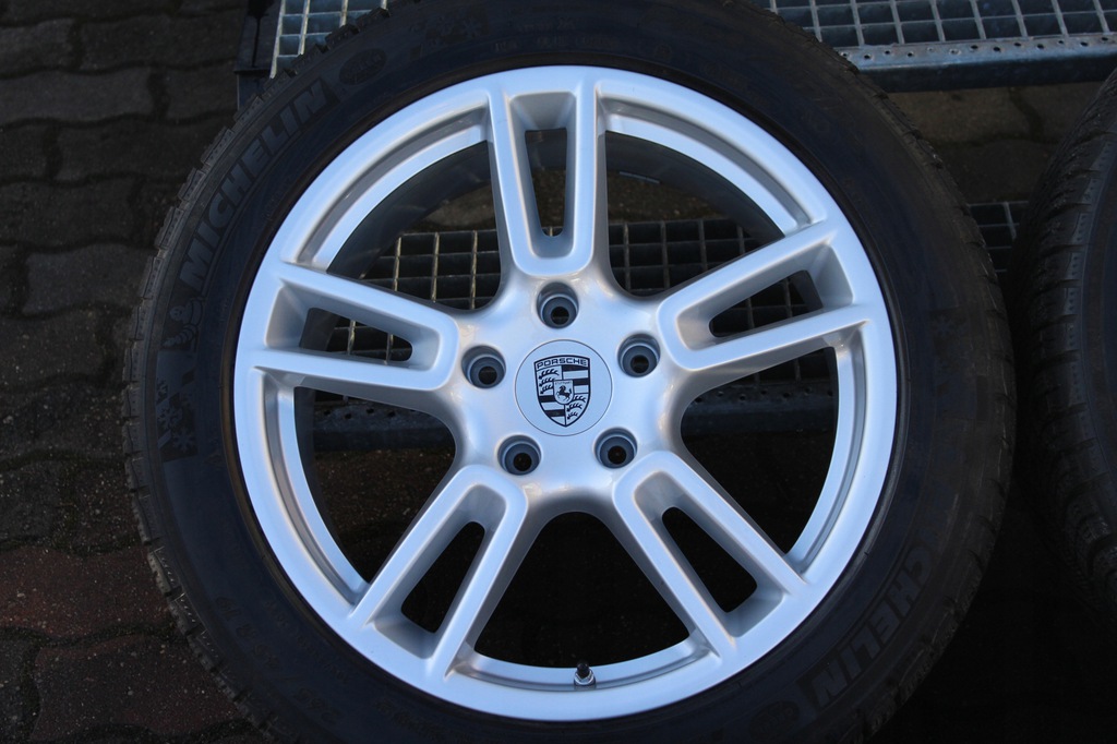 porsche panamera 971 5x130 et64 265/45/19 295/40