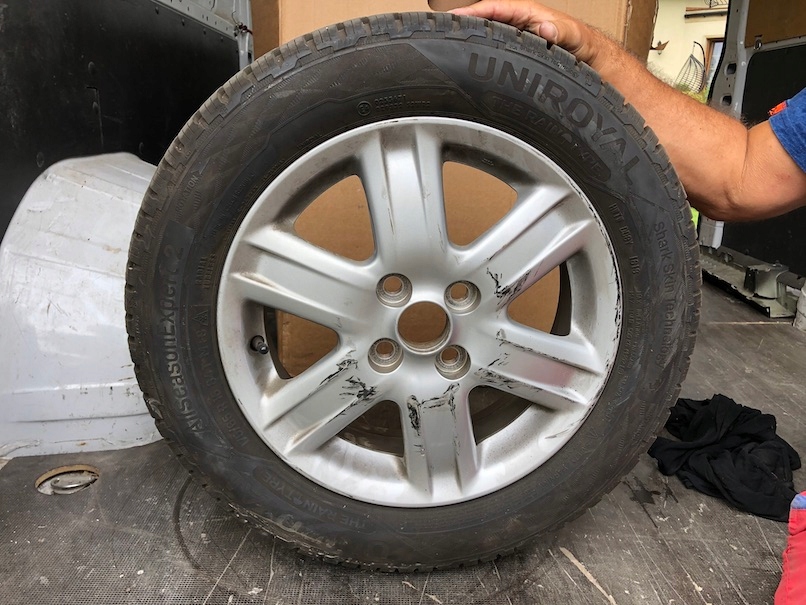 toyota yaris llanta aluminio 5jx15 neumatico 175/65