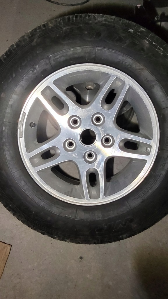 jeep grand cherokee. wj llantas de aluminio con neumatico nuevo 16