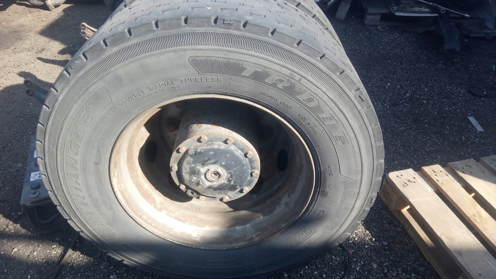rueda ruedas neumatico con llantaą 315/70 r22.5 actros,