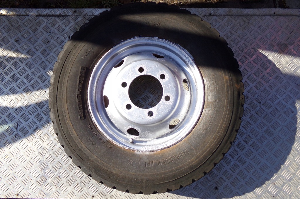 iveco rueda 16'' 5,5'' 225/75