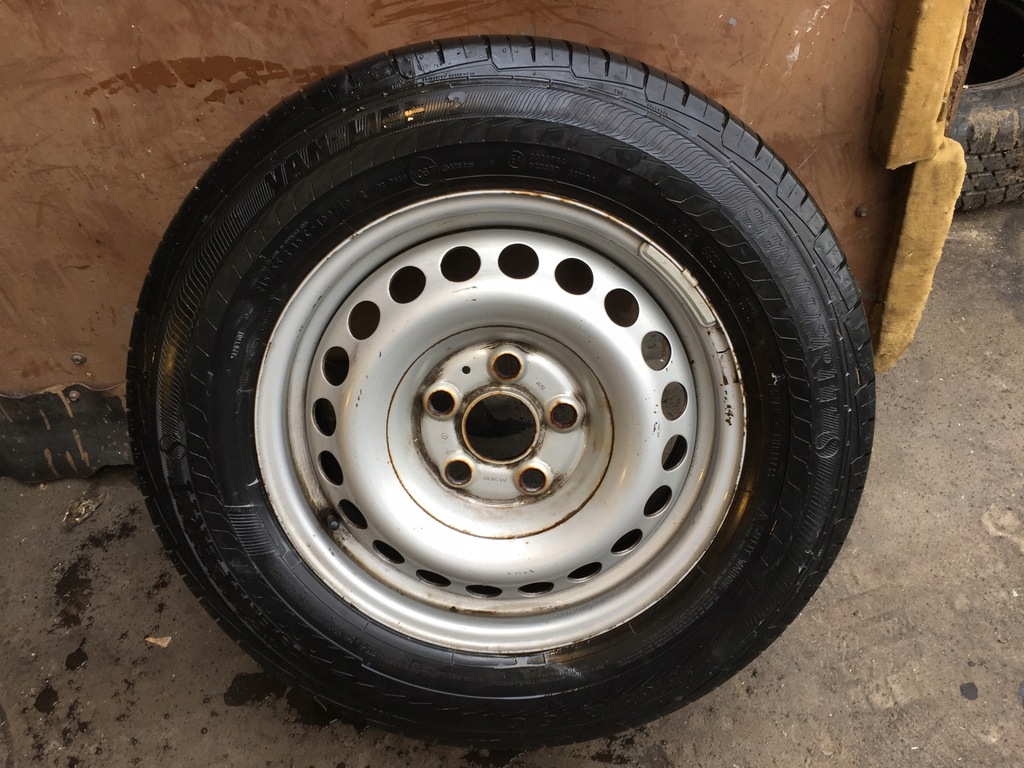 rueda llanta con neumatico vw, t5 t6 215/65/r16c