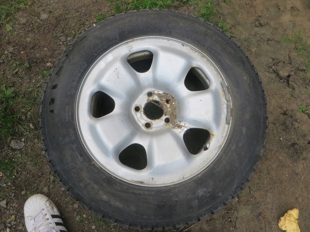 jeep cherokee. kl llanta 17  pulgadas