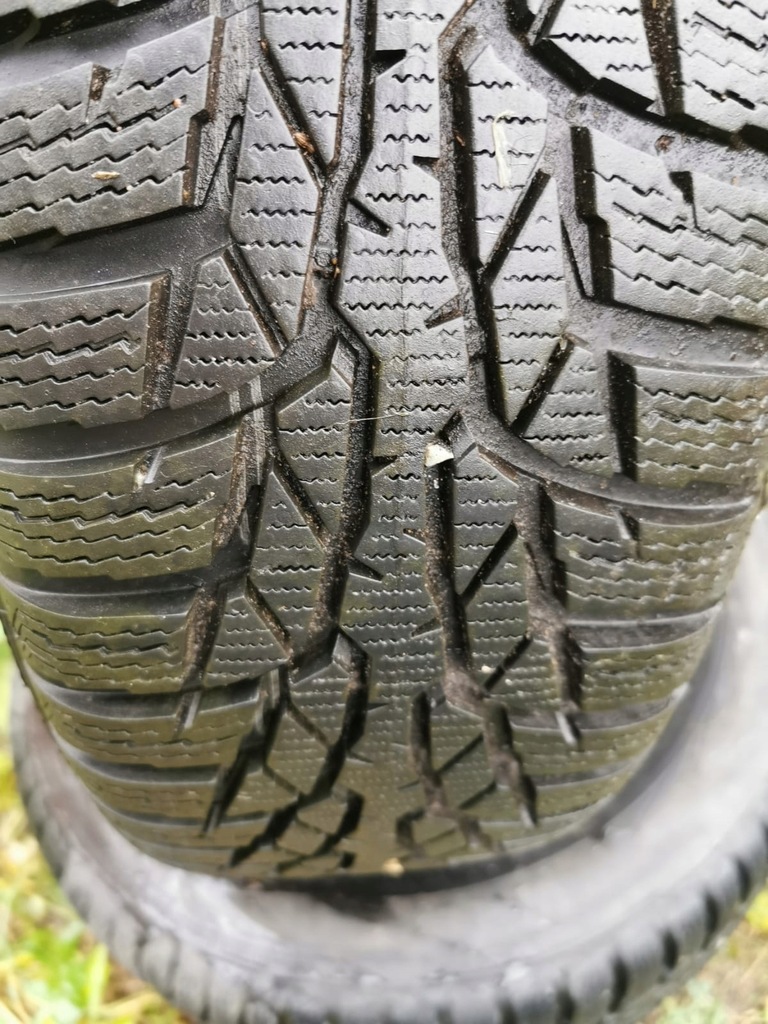 ruedas llantas neumáticos invierno nokian bdb. yaris 185/60r15