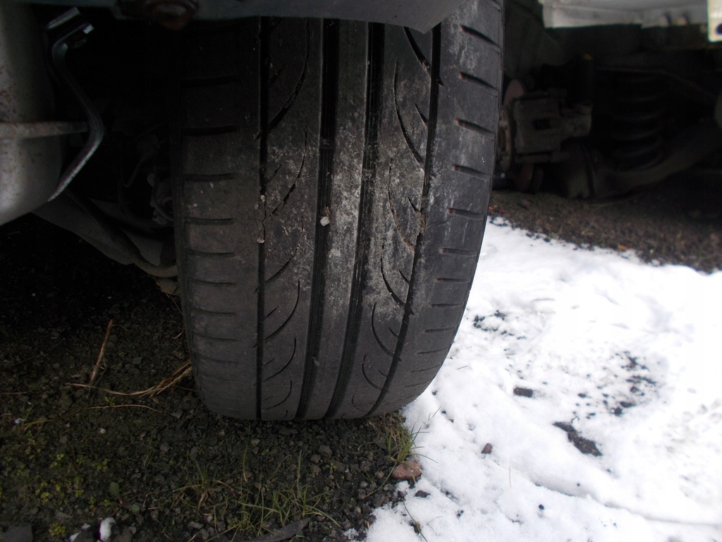 llantas de aluminio neumatico hankook ventus v12 momo corse 17