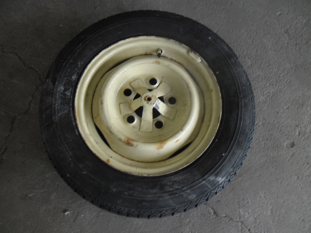 peugeot, 403 1967 avant llanta neumatico r15 original