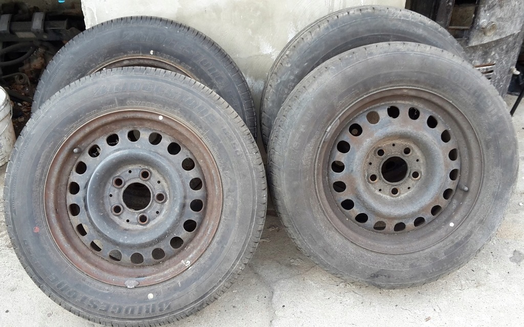 mercedes w 124 ruedas con neumaticos verano 195/65/15