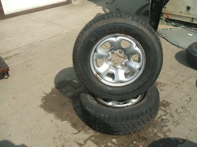 terrano ii rueda llanta 235/70/16 pirelli scorpion