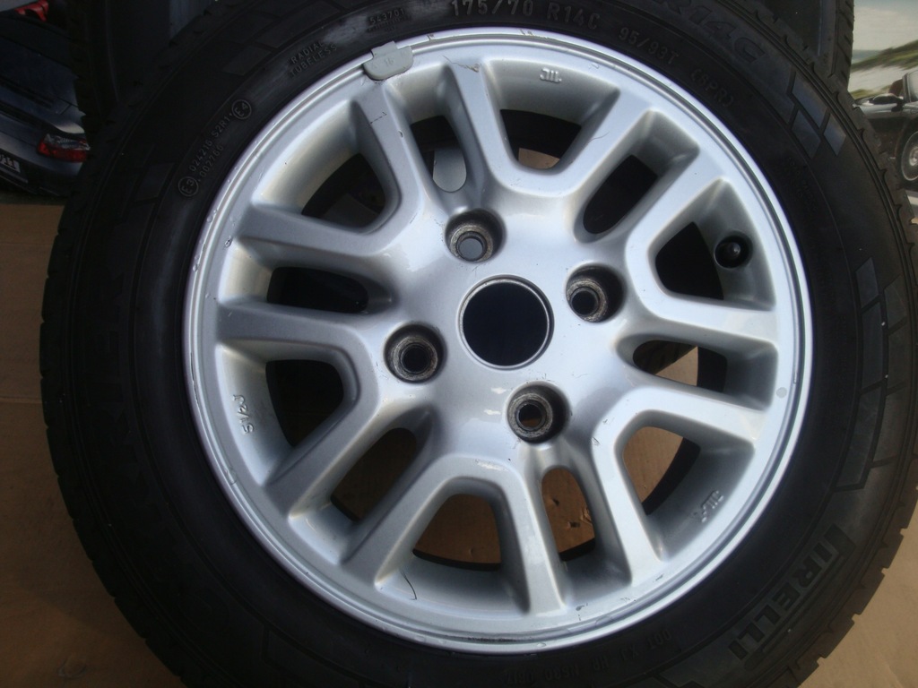 nissan nv200 nv 200 rueda llanta