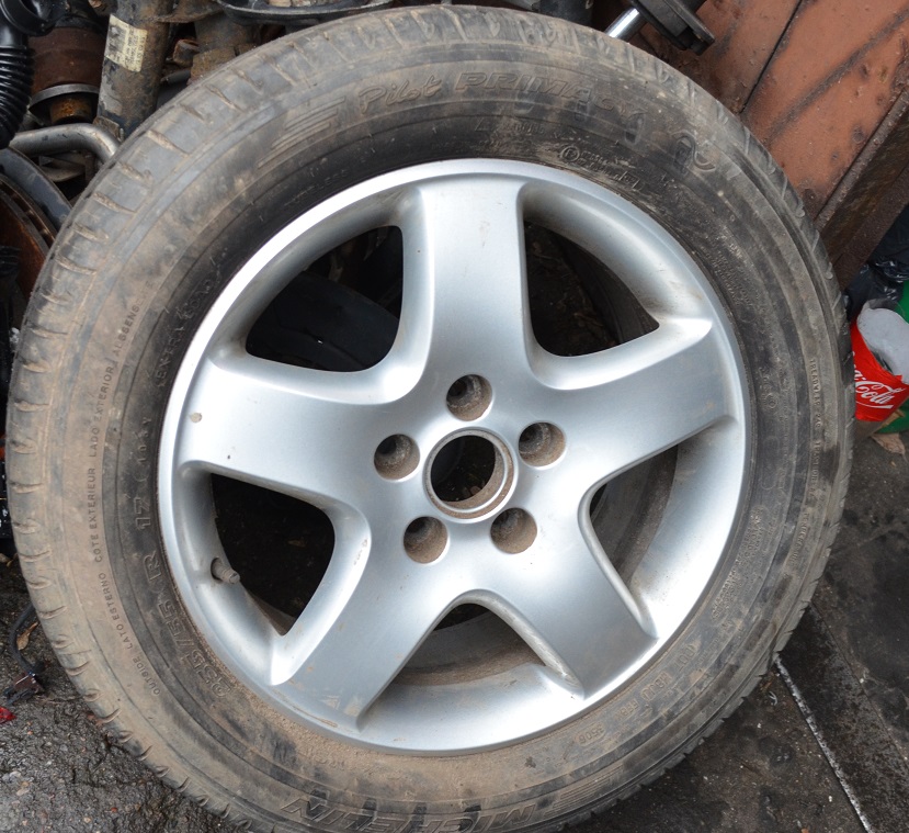 vw, t5 multivan rueda  llanta de aluminio  llanta neumatico michelin 17
