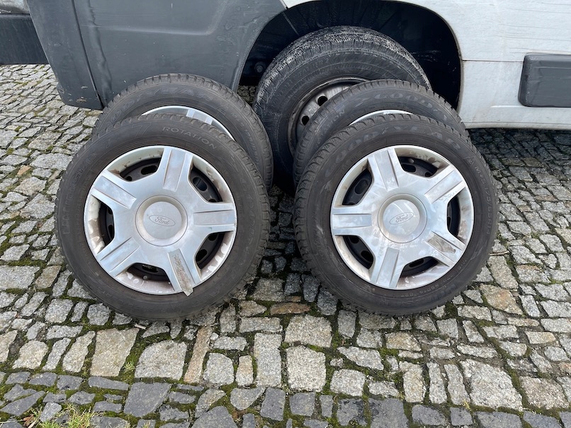 ford fiesta mk7 llanta ruedas 175/65/14 invierno goodyear
